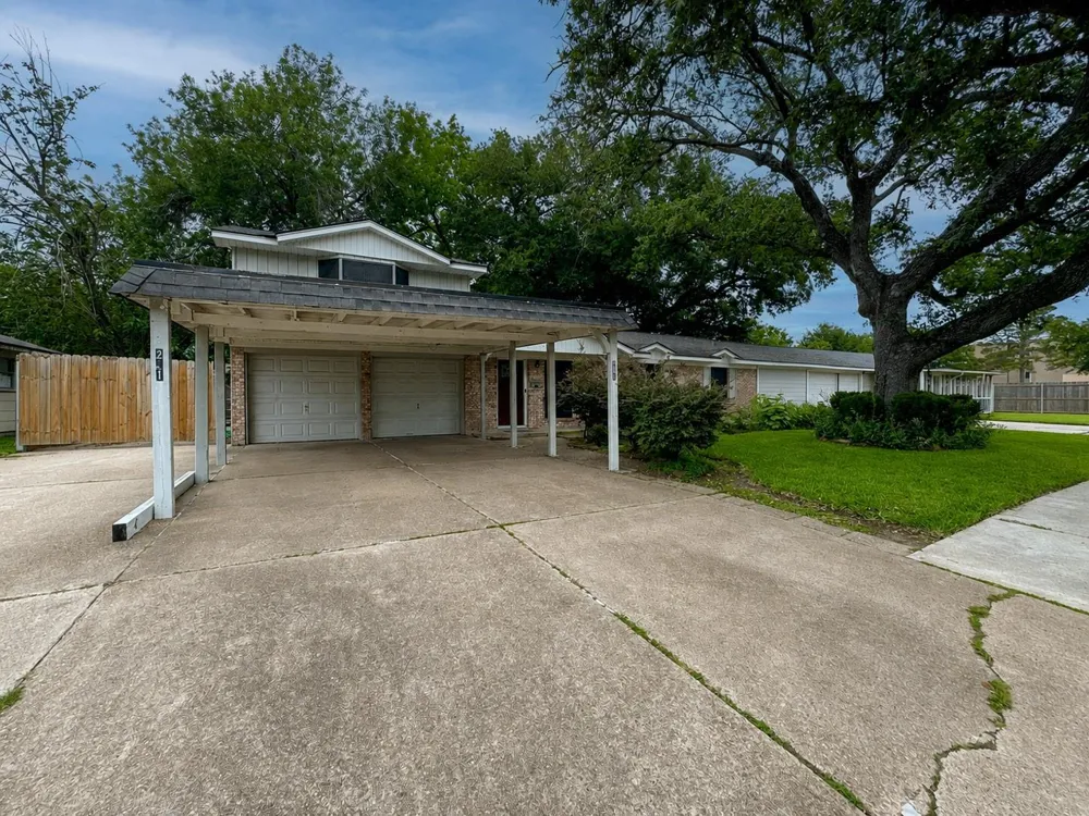 201 W 5th Street Deer Park, TX 77536
