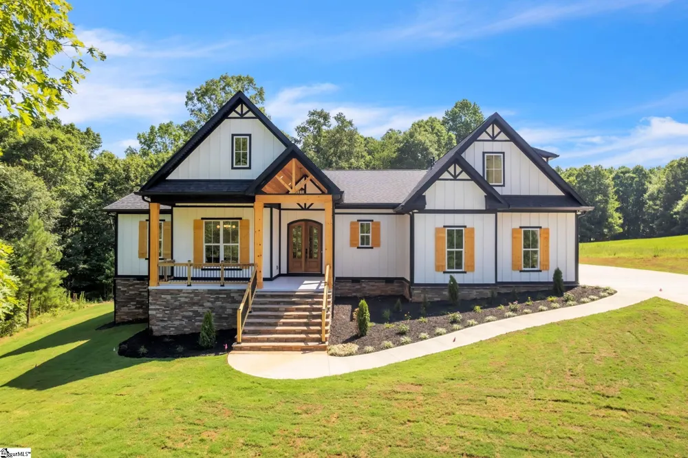 574 Paramount Drive Seneca, SC 29678