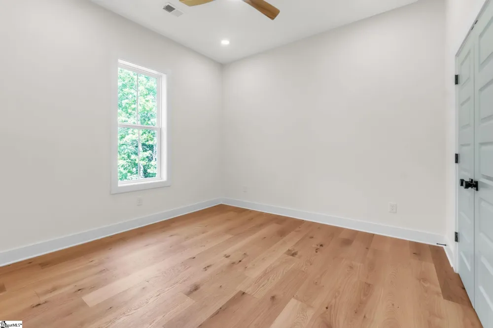 574 Paramount Drive Seneca, SC 29678