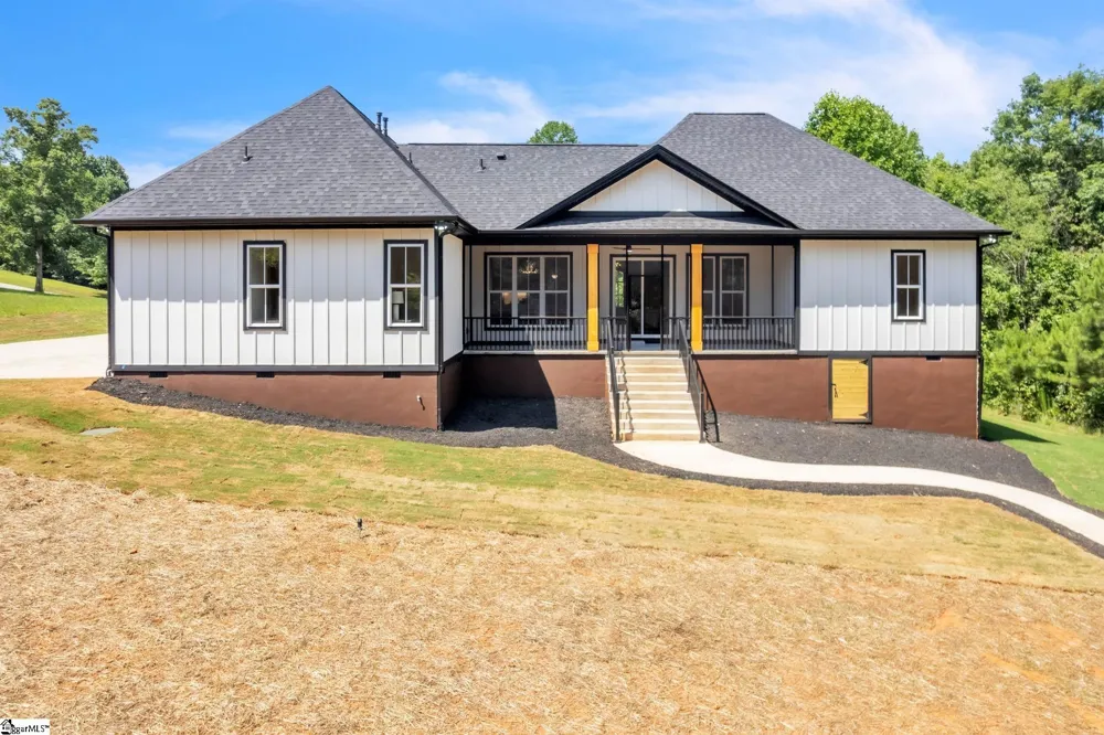 574 Paramount Drive Seneca, SC 29678