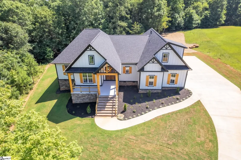 574 Paramount Drive Seneca, SC 29678