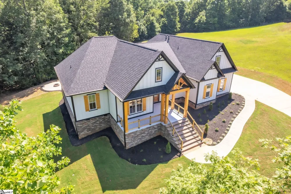 574 Paramount Drive Seneca, SC 29678