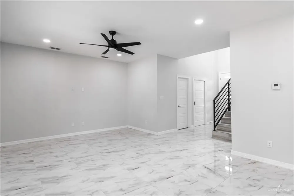 5318 Crown Point Pharr, TX 78577