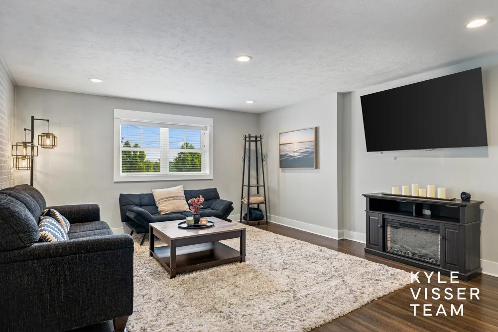 2412 Lake Drive SE East Grand Rapids City, MI 49506