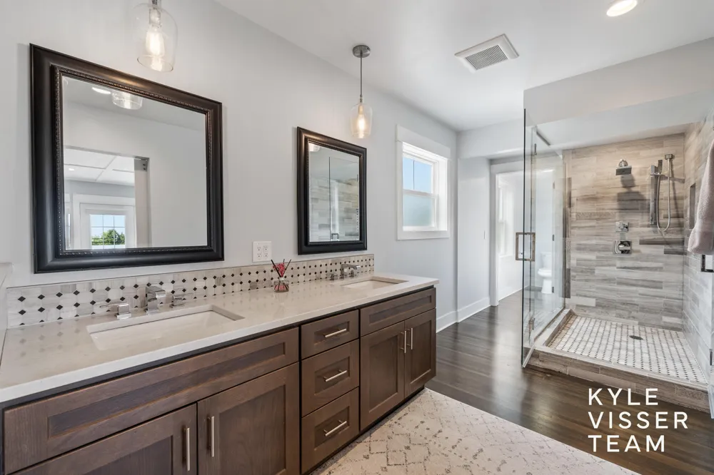 2412 Lake Drive SE East Grand Rapids City, MI 49506