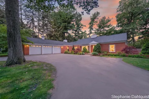 480 E Circle Drive