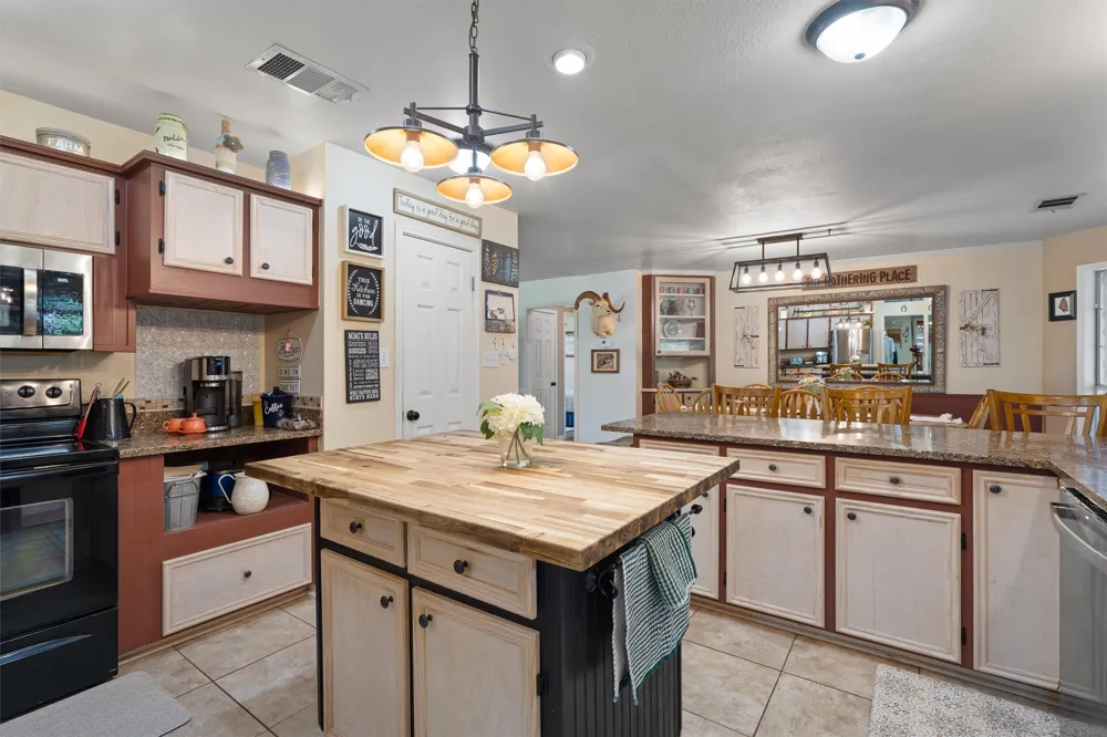 1172 County Road 418 Thorndale, TX 76577