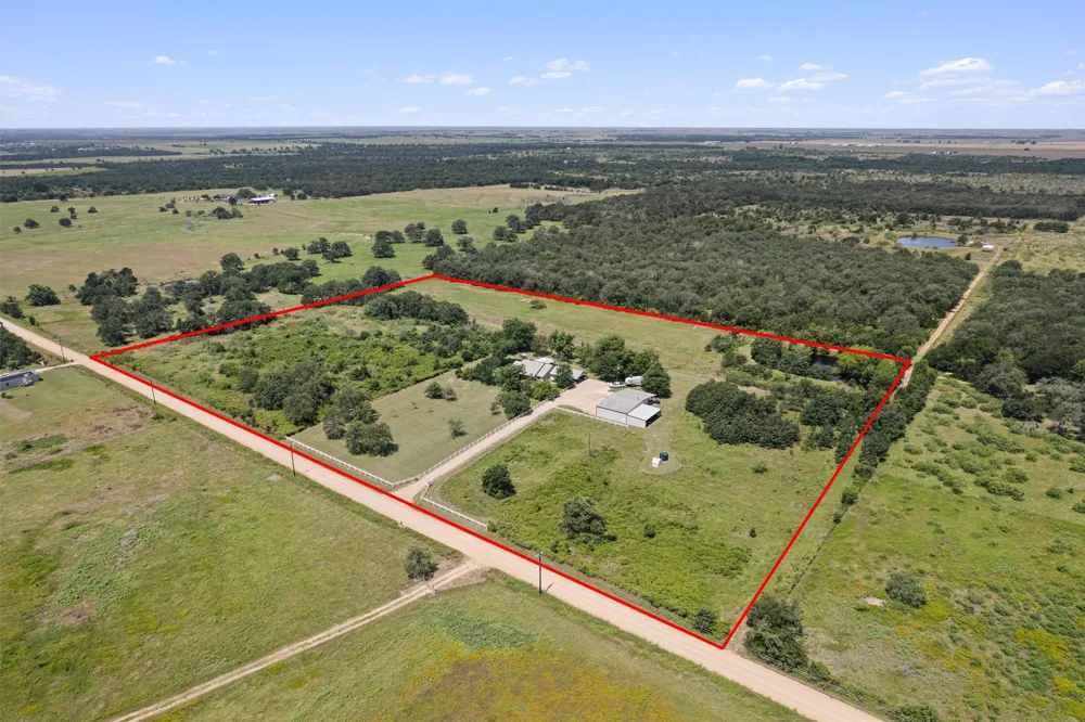 1172 County Road 418 Thorndale, TX 76577