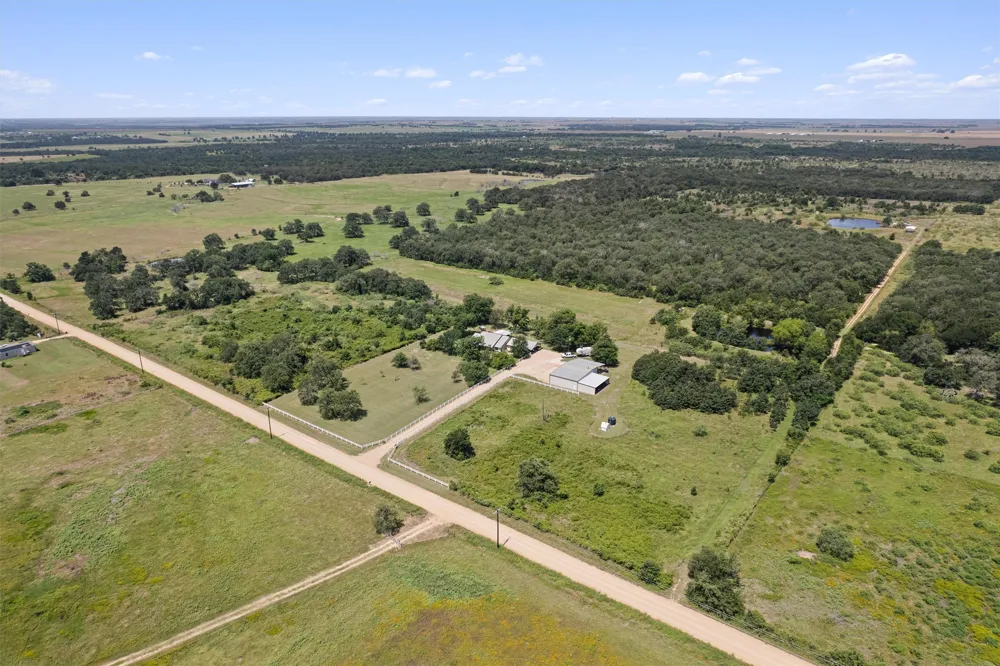 1172 County Road 418 Thorndale, TX 76577