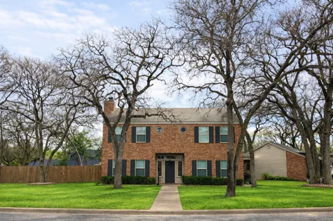 712 ENFIELD DRIVE
