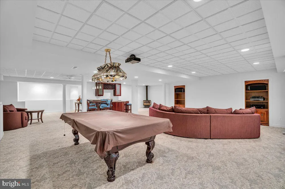 735 HARTFORD ROAD Moorestown, NJ 08057