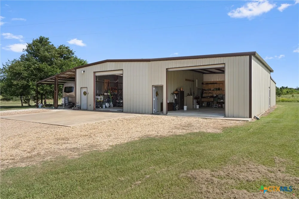1172 County Road 418 Thorndale, TX 76577
