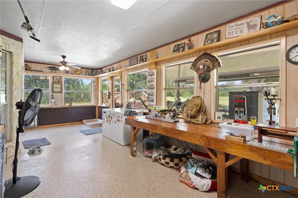 1172 County Road 418 Thorndale, TX 76577