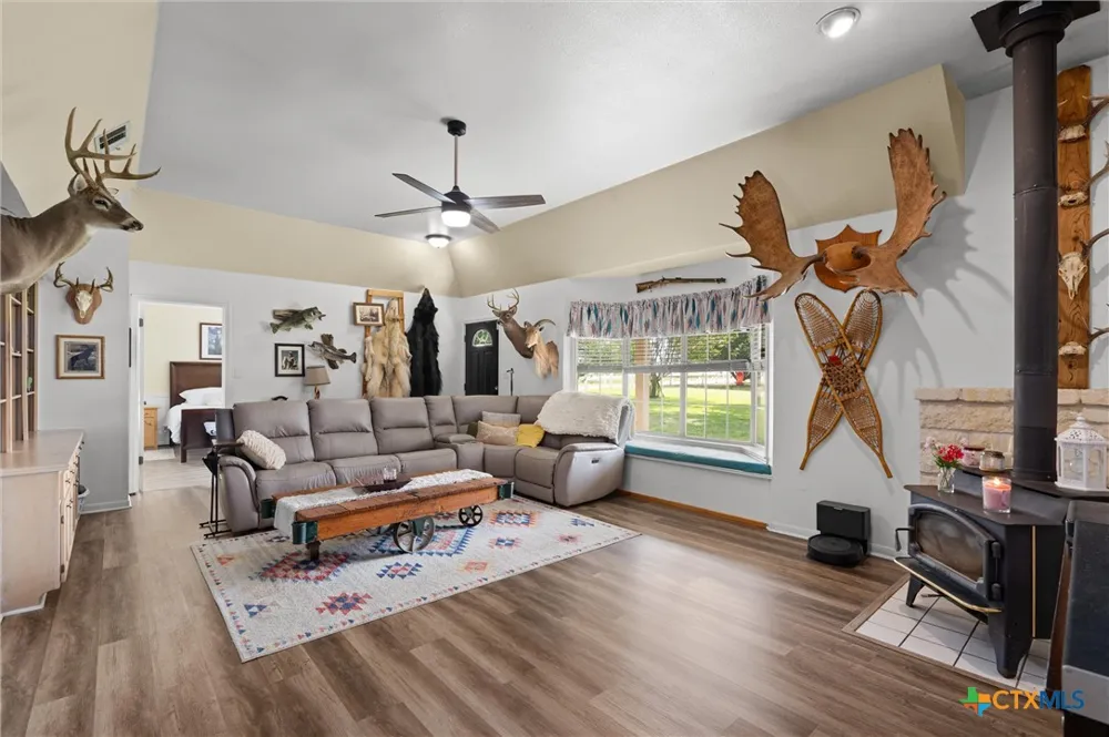 1172 County Road 418 Thorndale, TX 76577