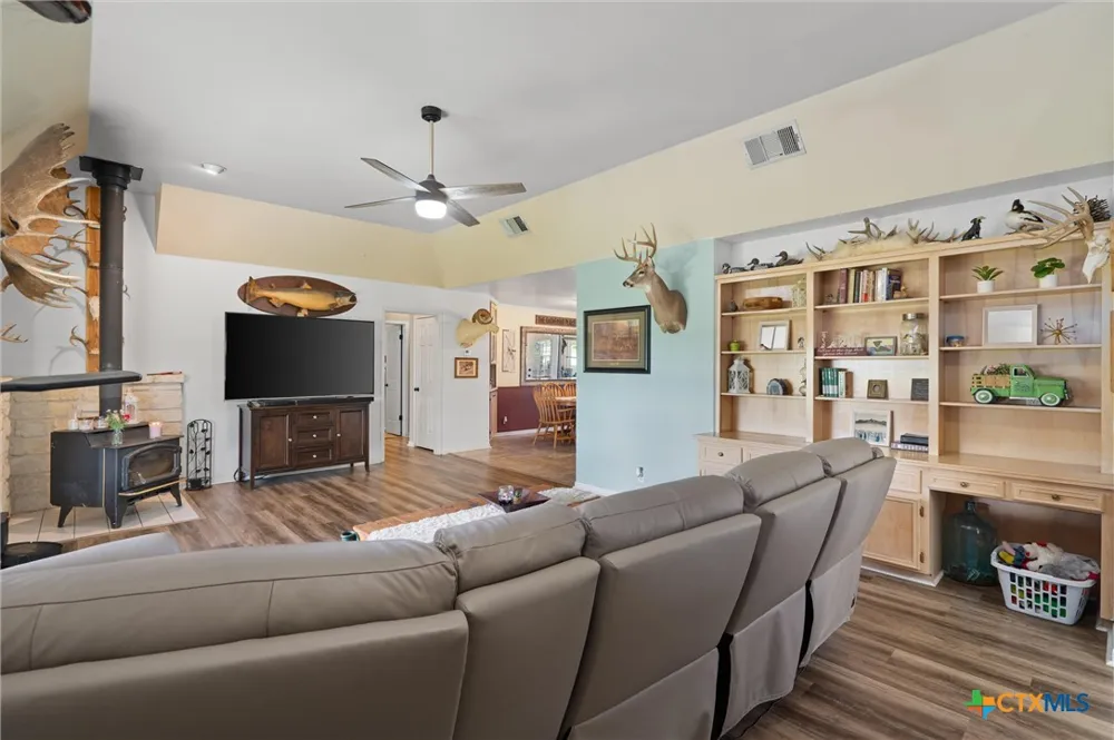 1172 County Road 418 Thorndale, TX 76577