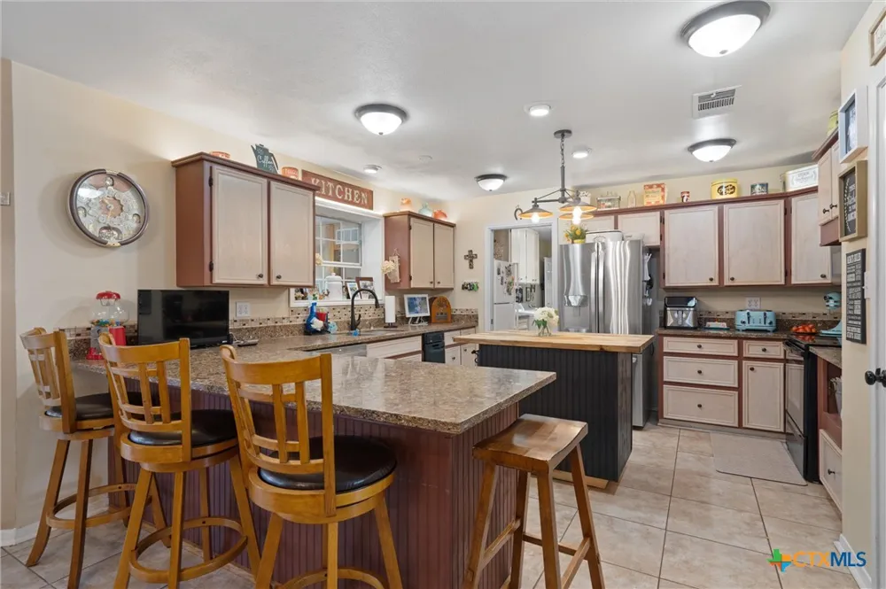 1172 County Road 418 Thorndale, TX 76577