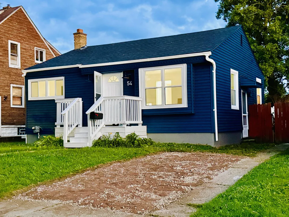 54 E Fairmount Avenue Pontiac, MI 48340
