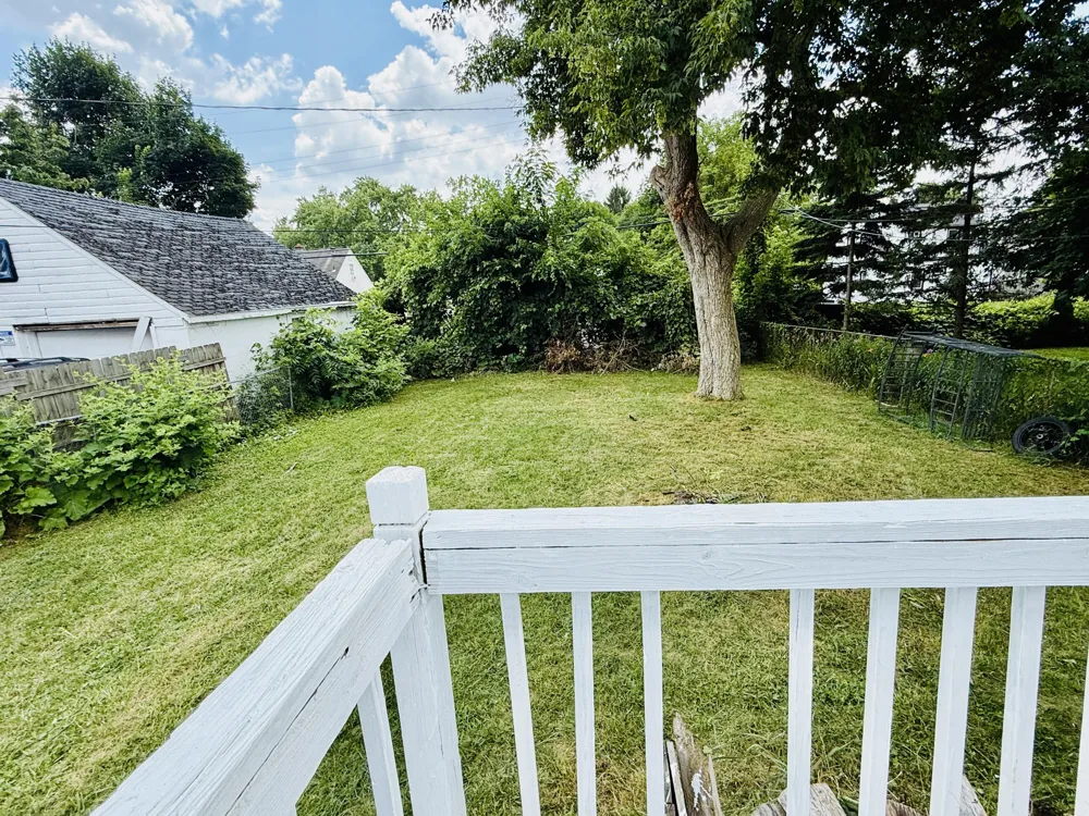 54 E Fairmount Avenue Pontiac, MI 48340