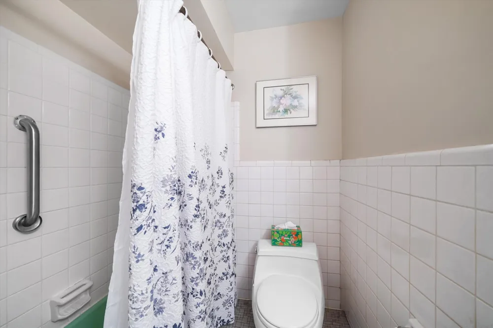 45145 Jeanette Avenue Belleville, MI 48111