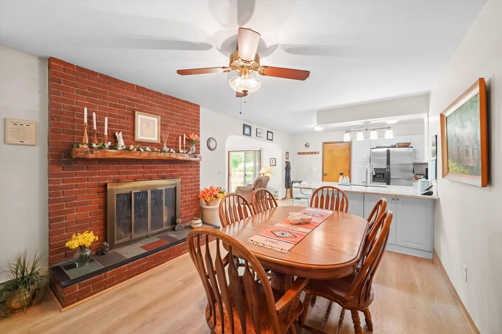 45145 Jeanette Avenue Belleville, MI 48111