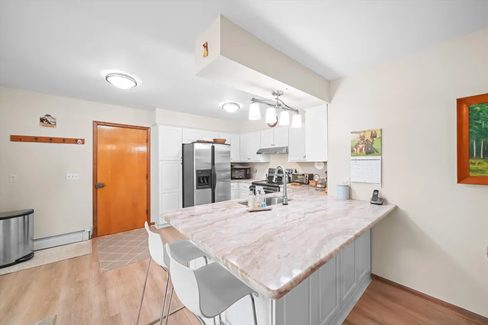 45145 Jeanette Avenue Belleville, MI 48111