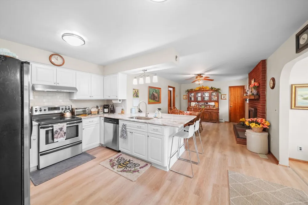 45145 Jeanette Avenue Belleville, MI 48111