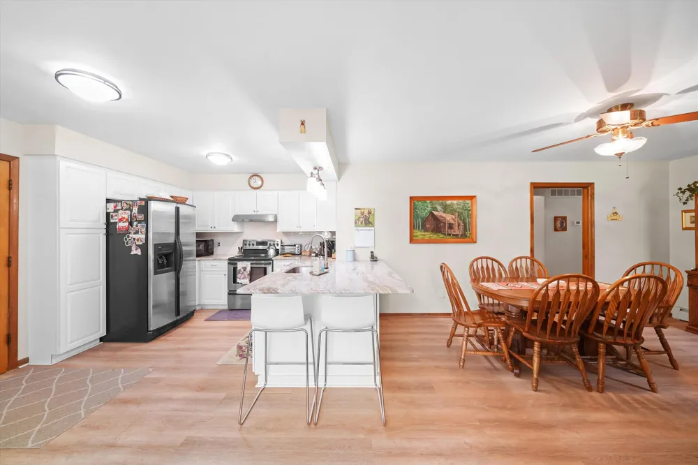 45145 Jeanette Avenue Belleville, MI 48111
