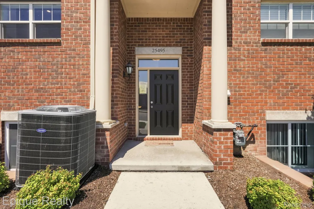 25495 Grandview Lane #25 Novi City, MI 48375