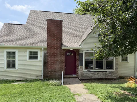 165 W Walnut St