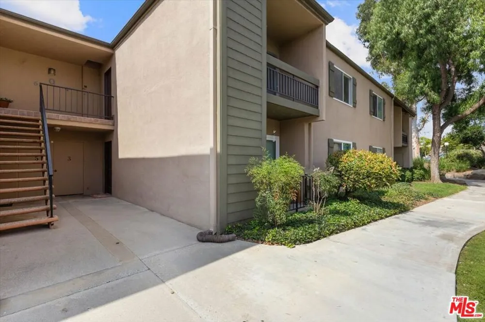 25746 Player Drive #Q4 Santa Clarita, CA 91355