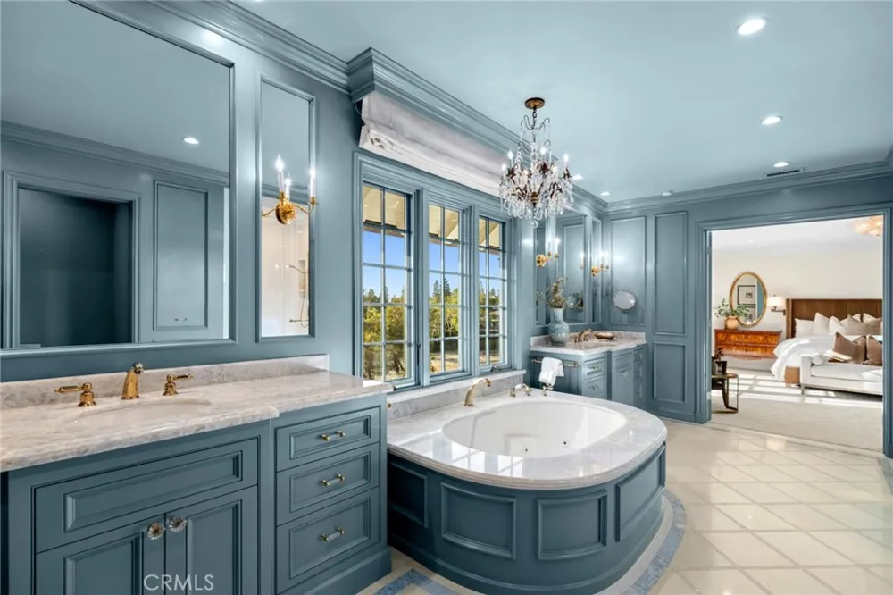 1 Cypress Point Lane Newport Beach, CA 92660
