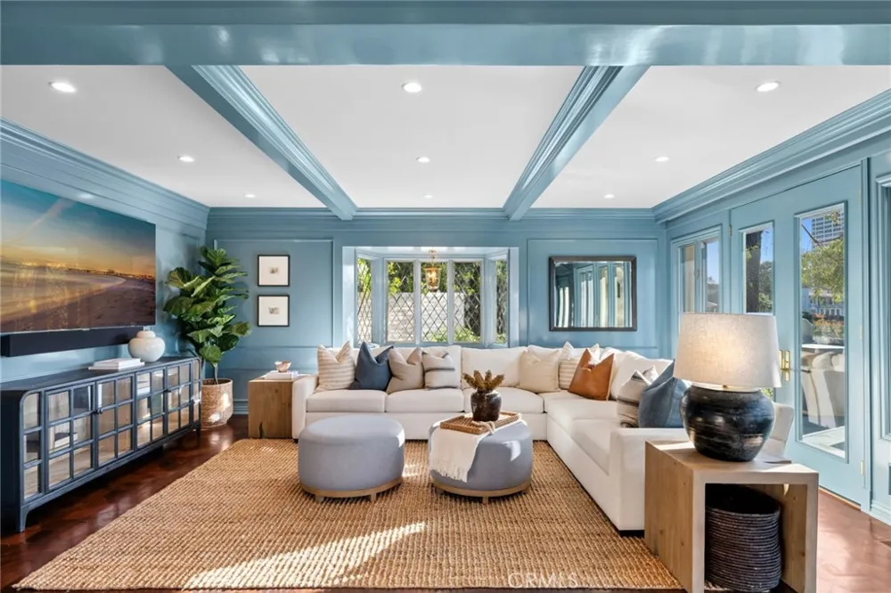 1 Cypress Point Lane Newport Beach, CA 92660