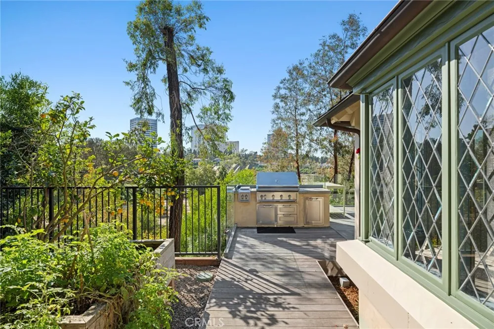 1 Cypress Point Lane Newport Beach, CA 92660