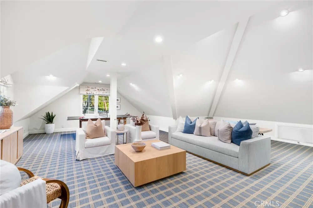 1 Cypress Point Lane Newport Beach, CA 92660