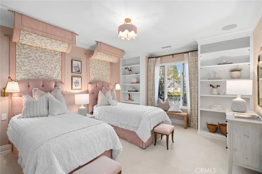 1 Cypress Point Lane Newport Beach, CA 92660