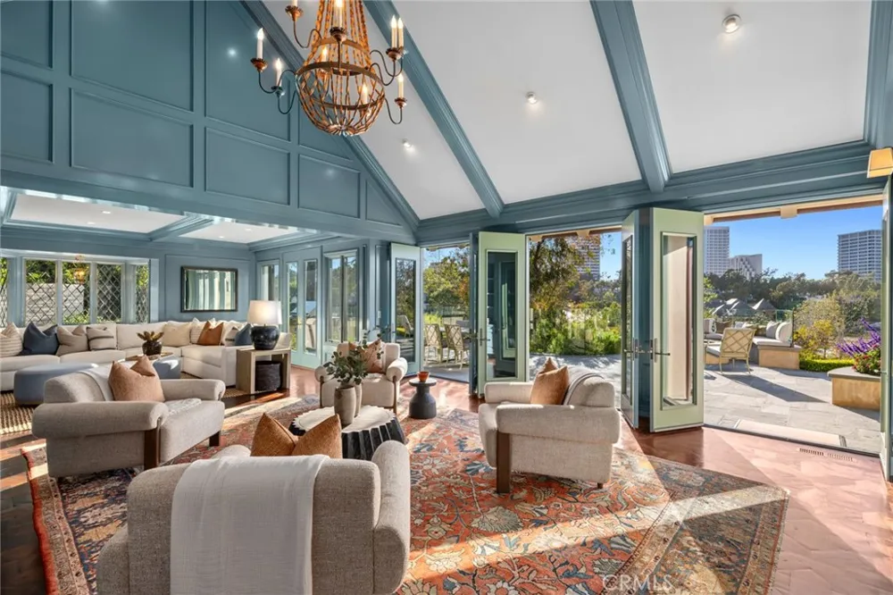 1 Cypress Point Lane Newport Beach, CA 92660