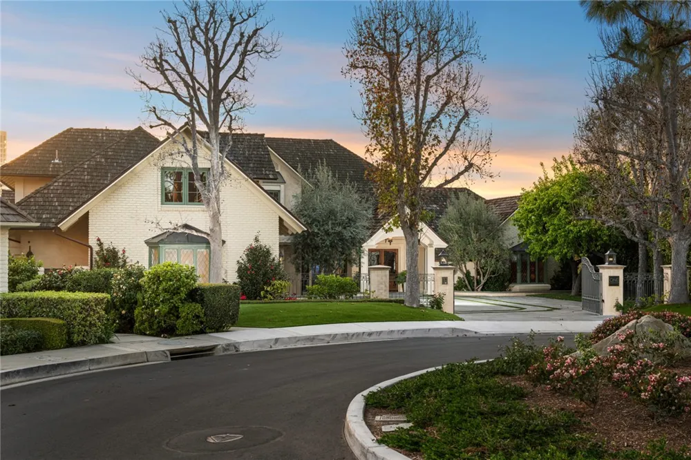 1 Cypress Point Lane Newport Beach, CA 92660