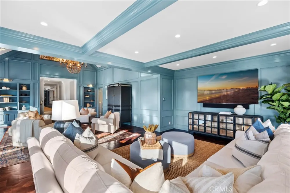 1 Cypress Point Lane Newport Beach, CA 92660