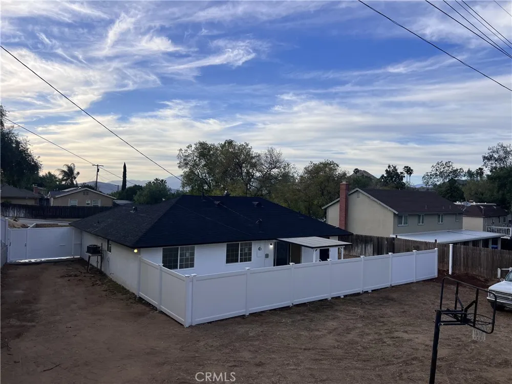 195 Masters Riverside, CA 92507