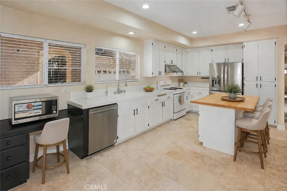 8300 Chelsea Lane West Hills, CA 91304