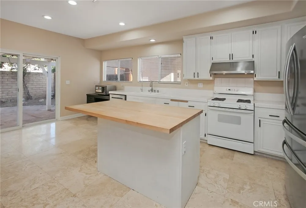 8300 Chelsea Lane West Hills, CA 91304