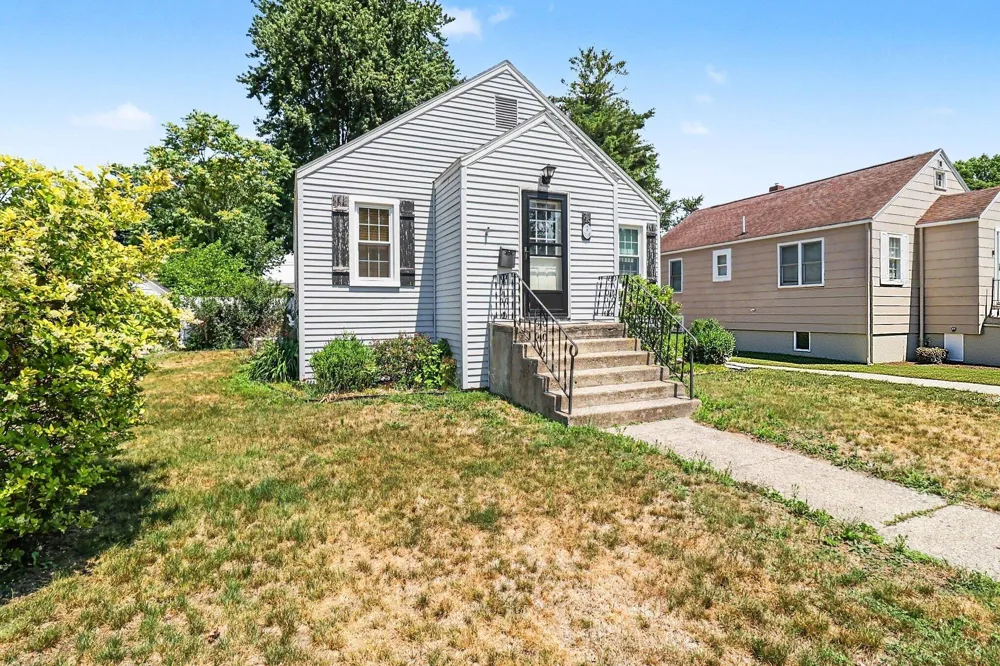 719 Diana Street Ludington, MI 49431