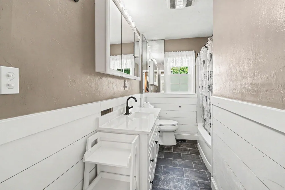 719 Diana Street Ludington, MI 49431
