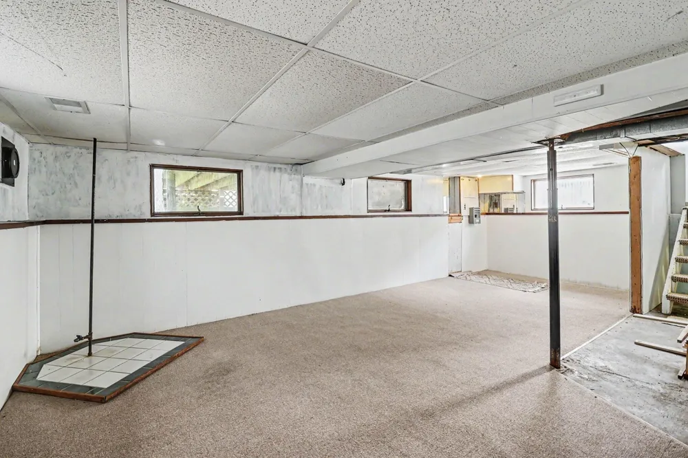 719 Diana Street Ludington, MI 49431