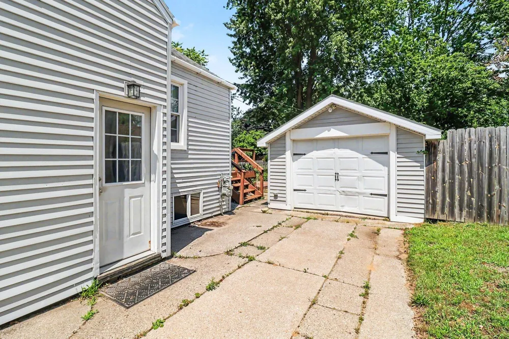 719 Diana Street Ludington, MI 49431