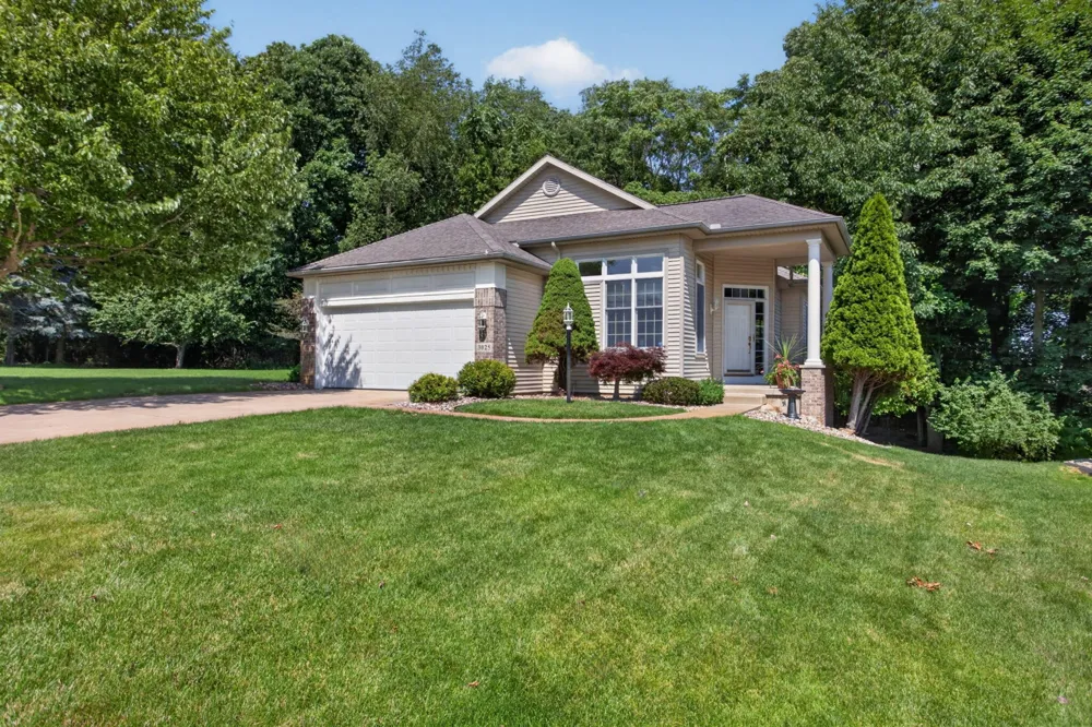 3025 S Wood Dale Drive Jackson, MI 49203