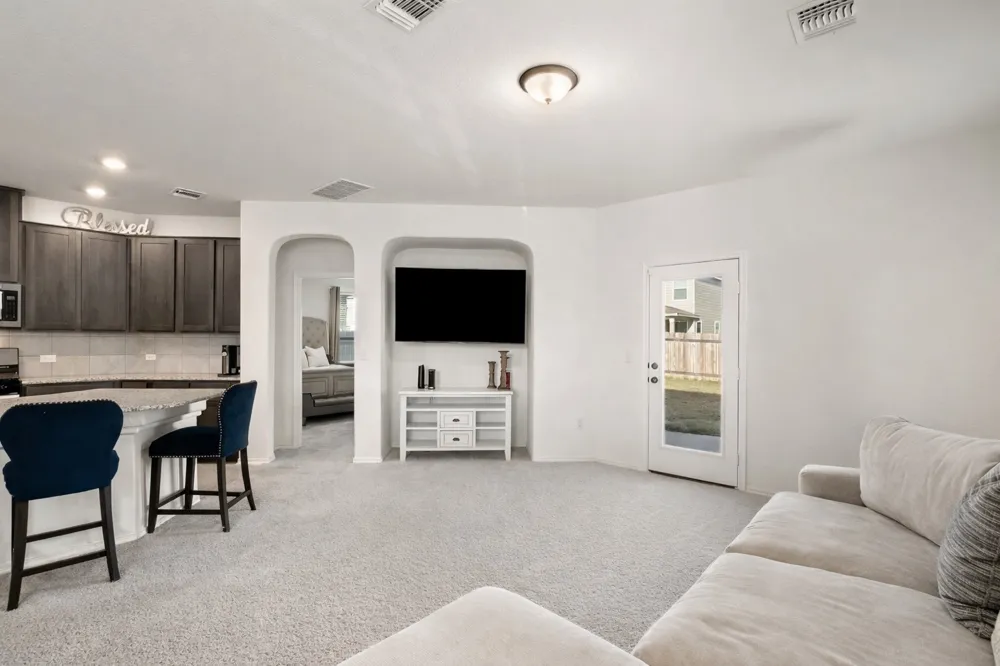 218 Summit Drive Lockhart, TX 78644