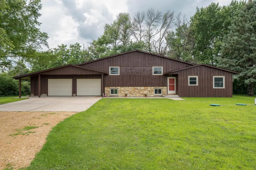 56977 142nd Street Mapleton, MN 56065