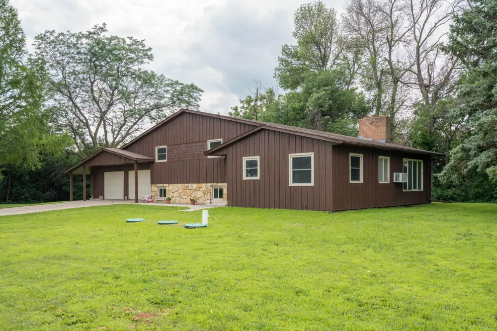 56977 142nd Street Mapleton, MN 56065