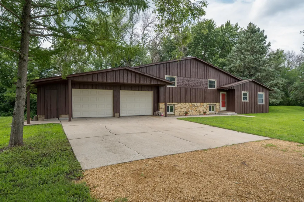 56977 142nd Street Mapleton, MN 56065